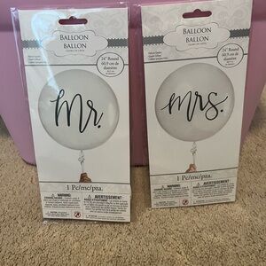 Mr. & Mrs. White Balloons